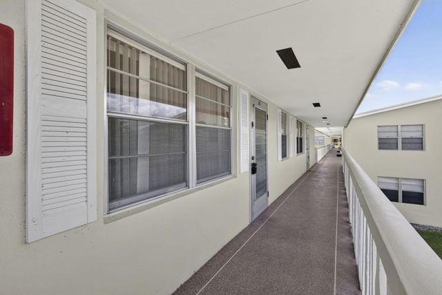 111 Sheffield E, West Palm Beach, FL 33417