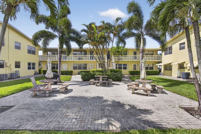 111 Sheffield E, West Palm Beach, FL 33417