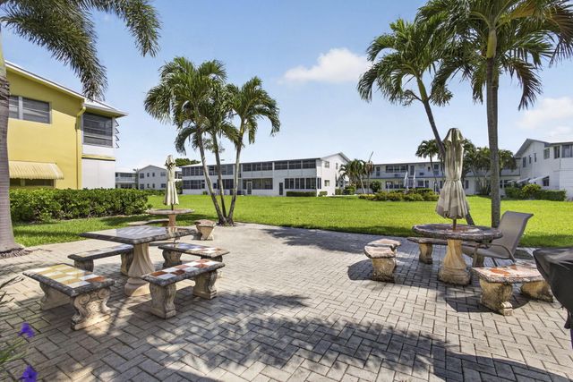 111 Sheffield E, West Palm Beach, FL 33417