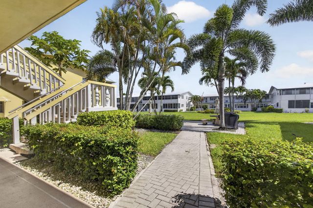111 Sheffield E, West Palm Beach, FL 33417