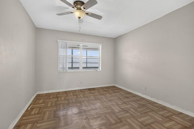 111 Sheffield E, West Palm Beach, FL 33417
