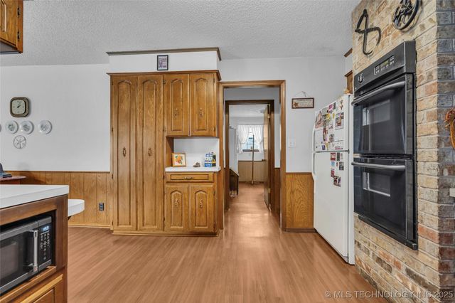 6296 Dickson Rd, Ardmore, OK 73401