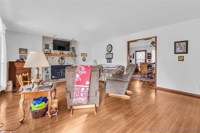 6296 Dickson Rd, Ardmore, OK 73401