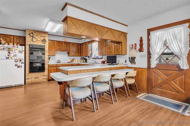 6296 Dickson Rd, Ardmore, OK 73401