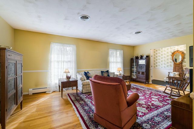 419 CARDINAL ST, Staunton, VA 24401