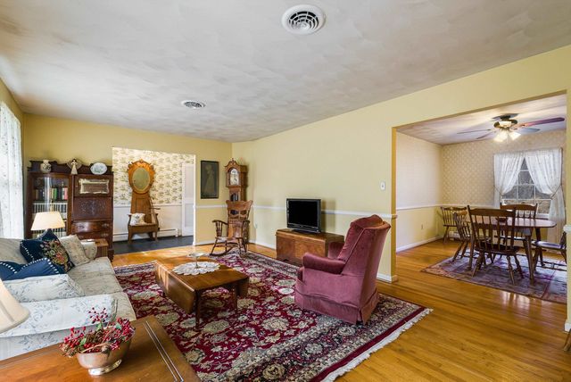 419 CARDINAL ST, Staunton, VA 24401