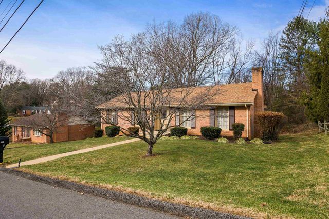 419 CARDINAL ST, Staunton, VA 24401