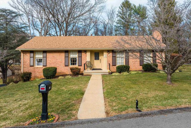 419 CARDINAL ST, Staunton, VA 24401