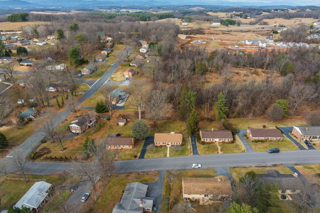 419 CARDINAL ST, Staunton, VA 24401