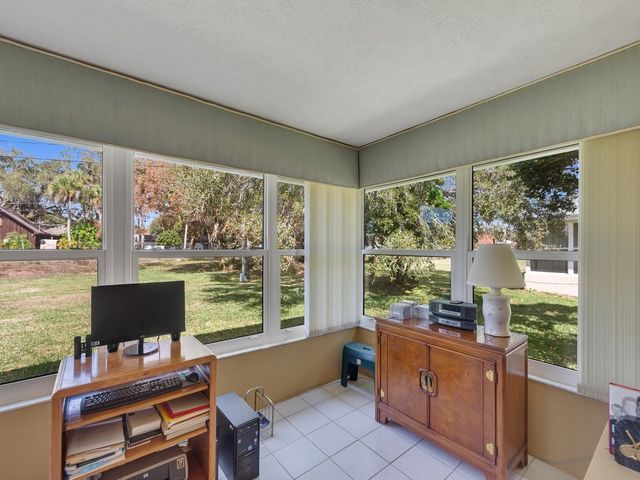 230 N Grove Isle Circle, Vero Beach, FL 32962