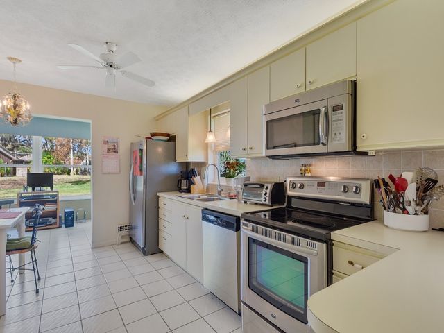 230 N Grove Isle Circle, Vero Beach, FL 32962