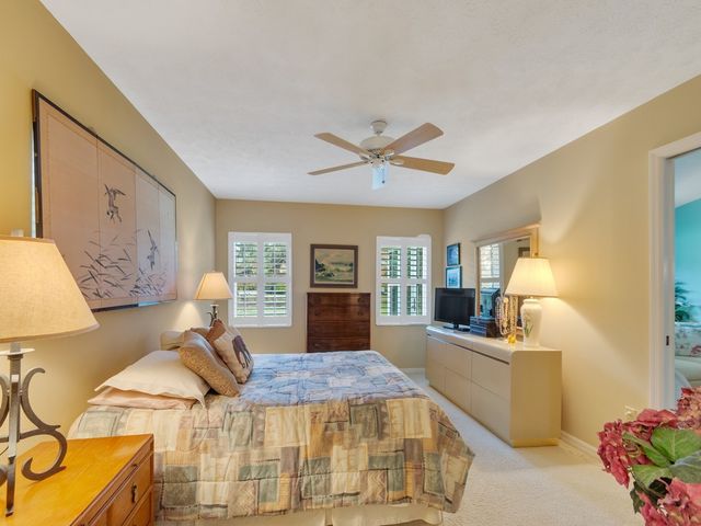 230 N Grove Isle Circle, Vero Beach, FL 32962