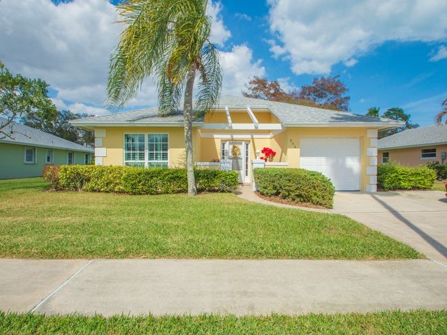 230 N Grove Isle Circle, Vero Beach, FL 32962