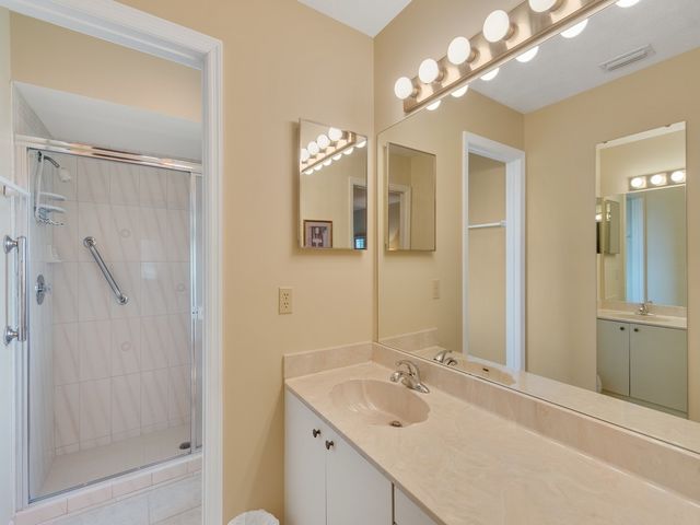 230 N Grove Isle Circle, Vero Beach, FL 32962