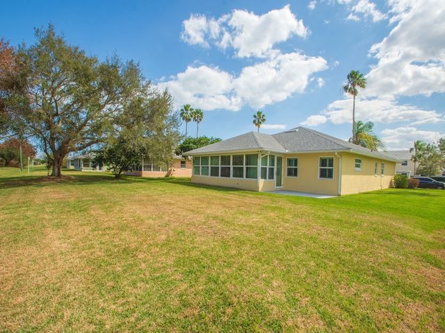 230 N Grove Isle Circle, Vero Beach, FL 32962
