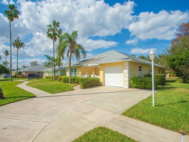 230 N Grove Isle Circle, Vero Beach, FL 32962