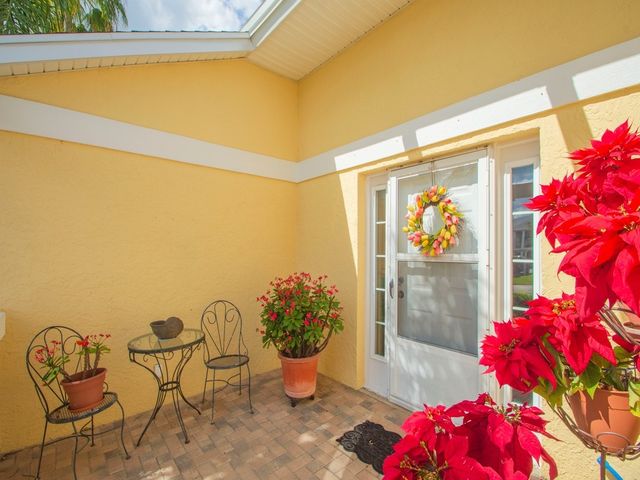 230 N Grove Isle Circle, Vero Beach, FL 32962