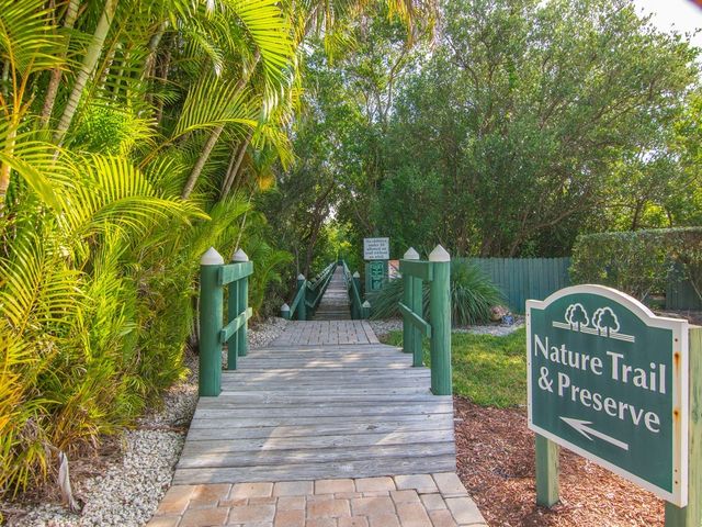 230 N Grove Isle Circle, Vero Beach, FL 32962