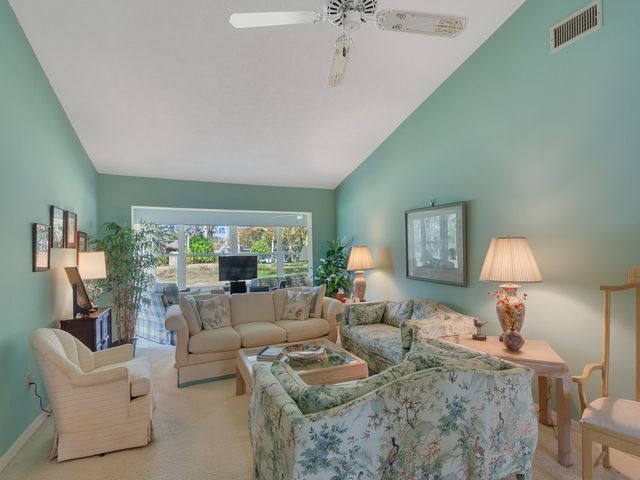 230 N Grove Isle Circle, Vero Beach, FL 32962