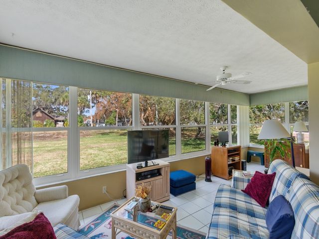 230 N Grove Isle Circle, Vero Beach, FL 32962