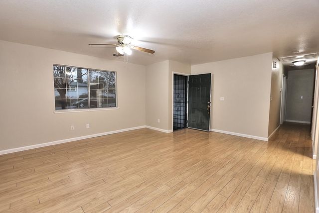 1460 Hickory St, Roseville, CA 95678