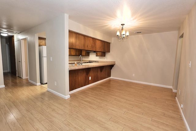 1460 Hickory St, Roseville, CA 95678