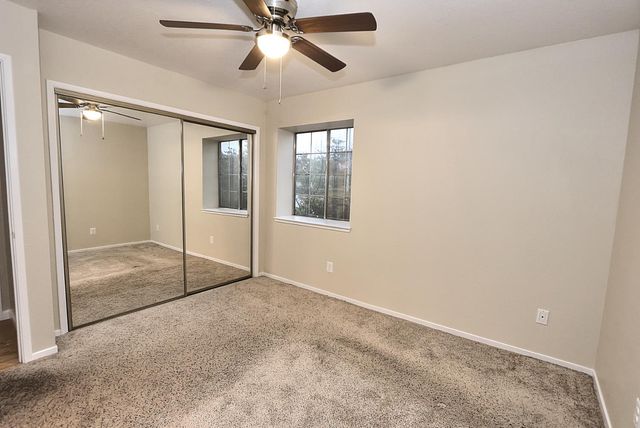 1460 Hickory St, Roseville, CA 95678