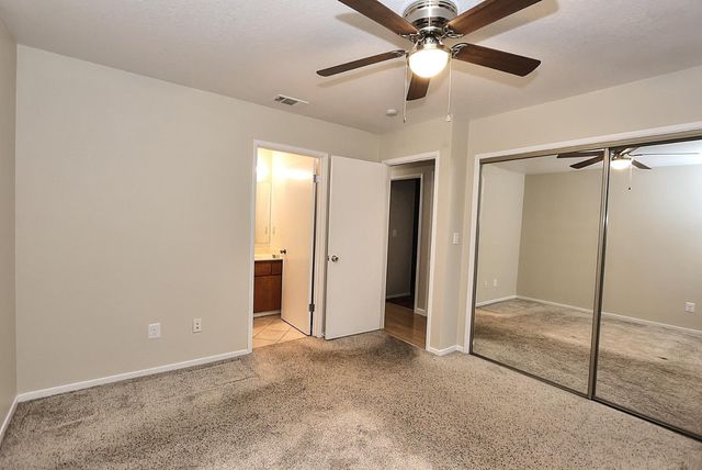 1460 Hickory St, Roseville, CA 95678