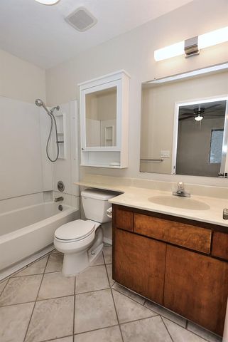 1460 Hickory St, Roseville, CA 95678