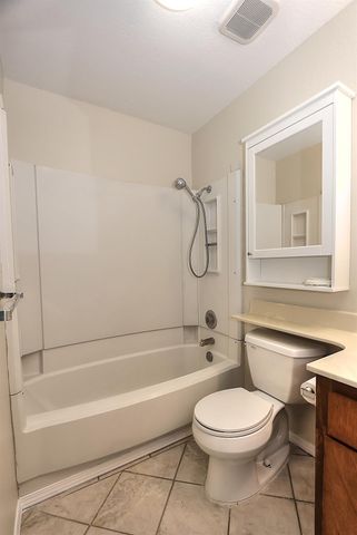 1460 Hickory St, Roseville, CA 95678