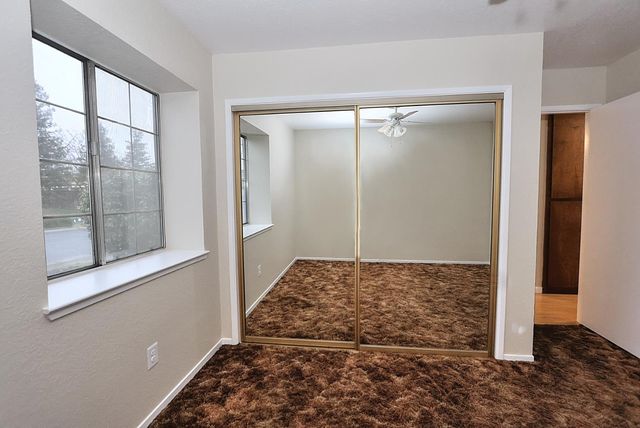 1460 Hickory St, Roseville, CA 95678