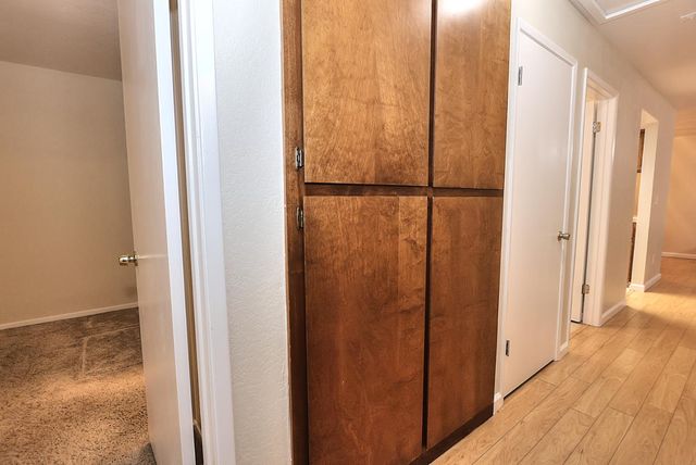 1460 Hickory St, Roseville, CA 95678