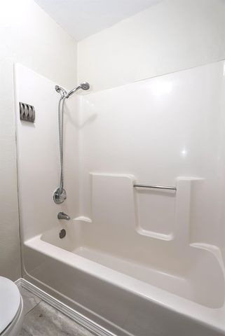 1460 Hickory St, Roseville, CA 95678