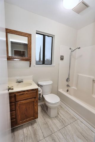 1460 Hickory St, Roseville, CA 95678