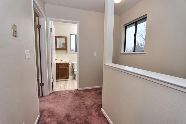 1460 Hickory St, Roseville, CA 95678