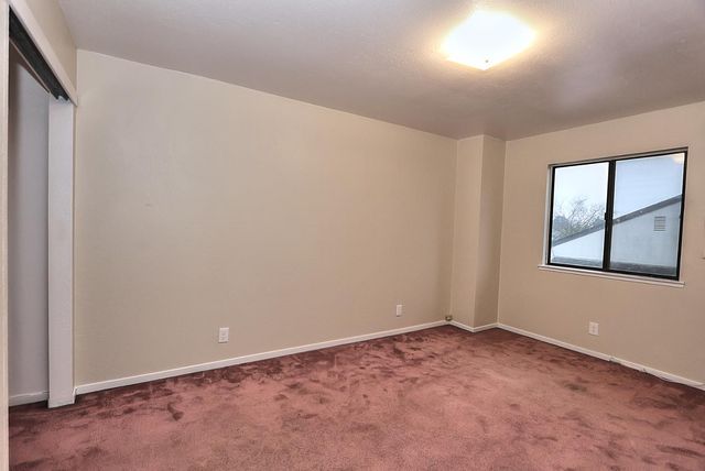 1460 Hickory St, Roseville, CA 95678