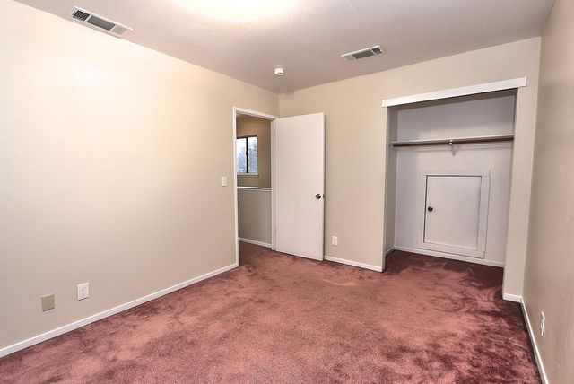 1460 Hickory St, Roseville, CA 95678