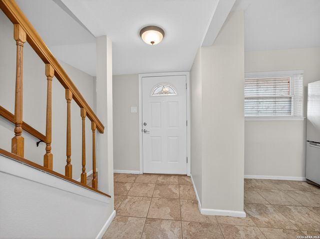 6718 Callaghan Rd Apt 206, San Antonio, TX 78229