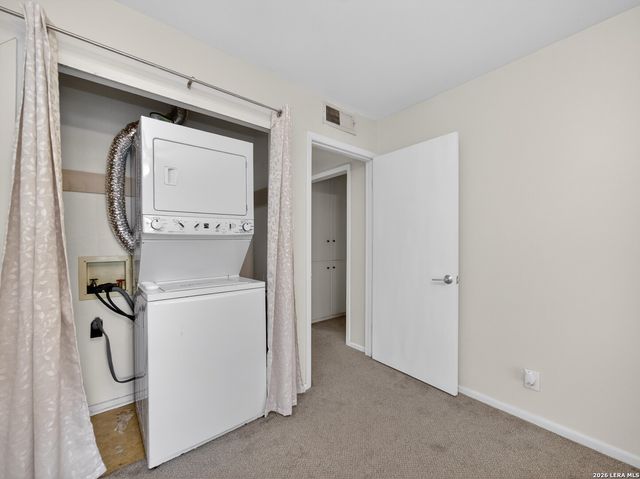6718 Callaghan Rd Apt 206, San Antonio, TX 78229