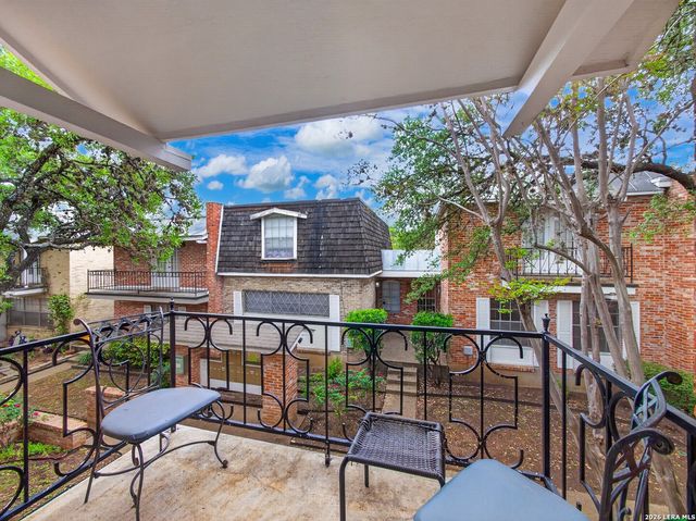 6718 Callaghan Rd Apt 206, San Antonio, TX 78229