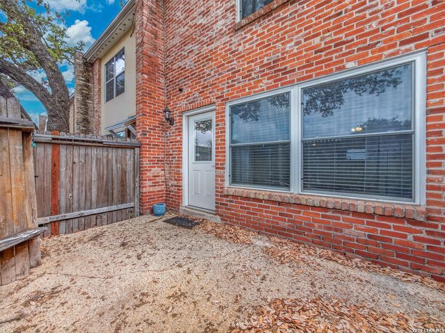 6718 Callaghan Rd Apt 206, San Antonio, TX 78229