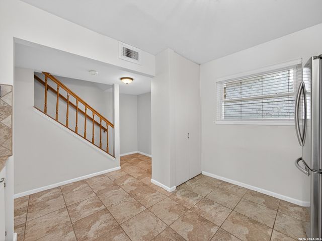 6718 Callaghan Rd Apt 206, San Antonio, TX 78229