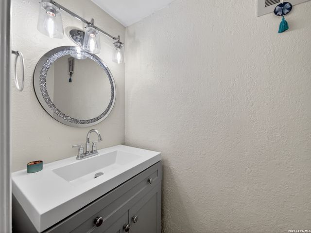 6718 Callaghan Rd Apt 206, San Antonio, TX 78229