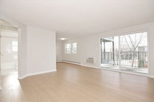 41 Farrwood Ave 9, North Andover, MA 01845