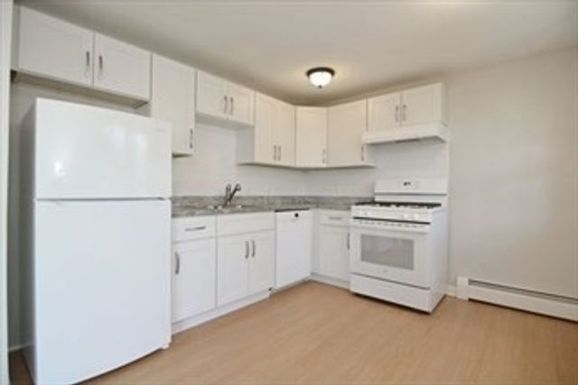 41 Farrwood Ave 9, North Andover, MA 01845