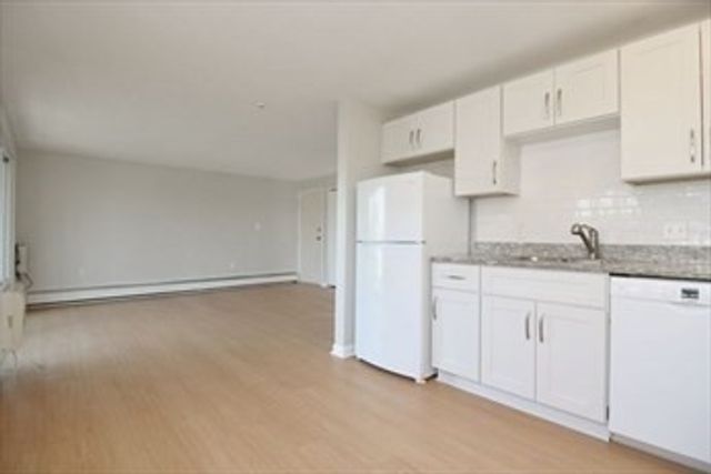 41 Farrwood Ave 9, North Andover, MA 01845