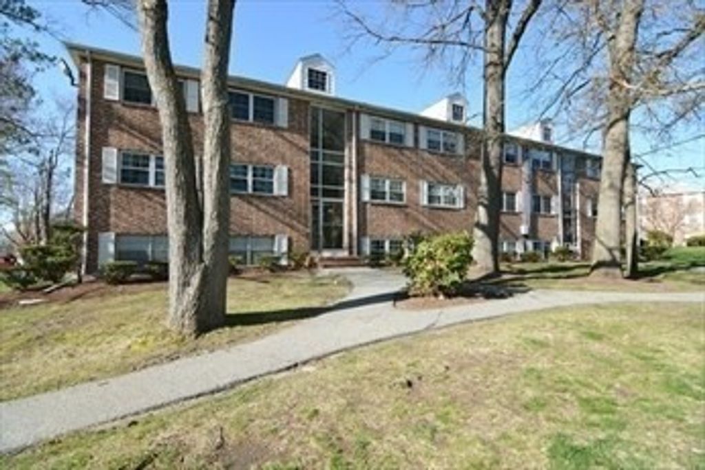 41 Farrwood Ave 9, North Andover, MA 01845