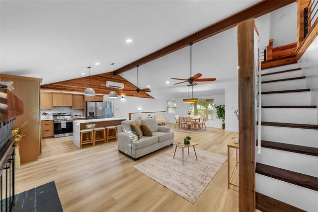 7041 Freemont Street, Dallas, TX 75231