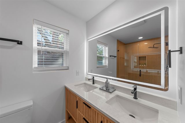 7041 Freemont Street, Dallas, TX 75231