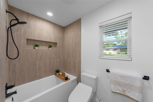 7041 Freemont Street, Dallas, TX 75231